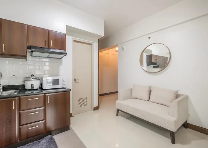 Modern Stylish In Mckinley Wifi Apartamento Manila