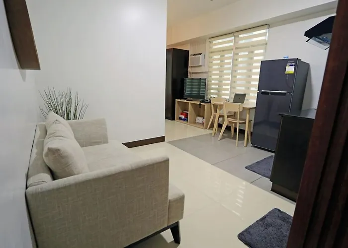 Modern Stylish In Mckinley Wifi Apartamento Manila
